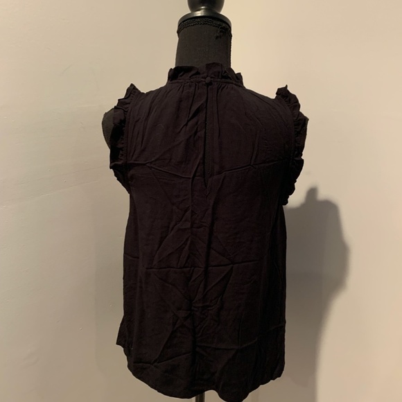 A New Day Sleeveless Ruffle Blouse Black XS NWT - Picture 3 of 5